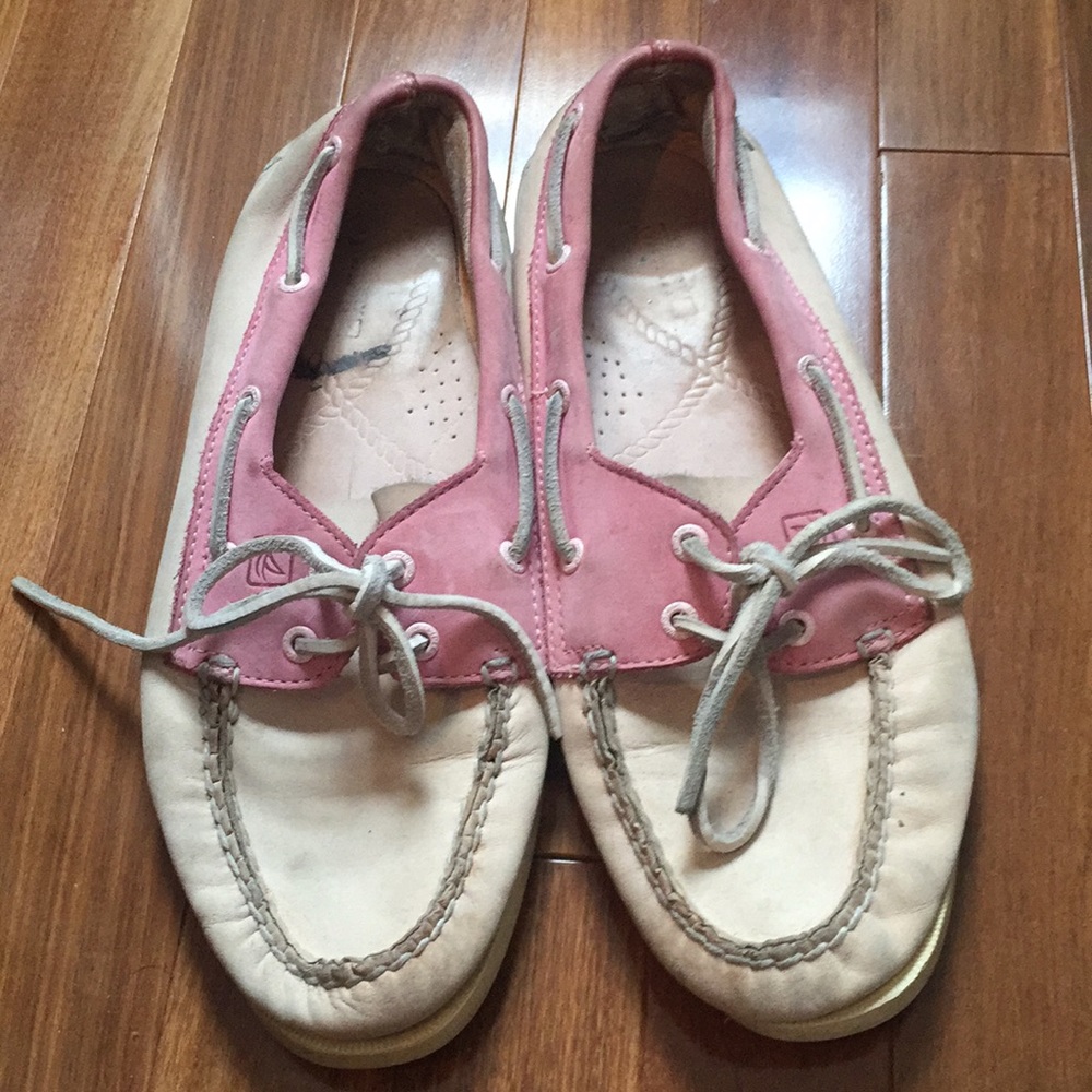 Two-tone pink Sperry topsiders